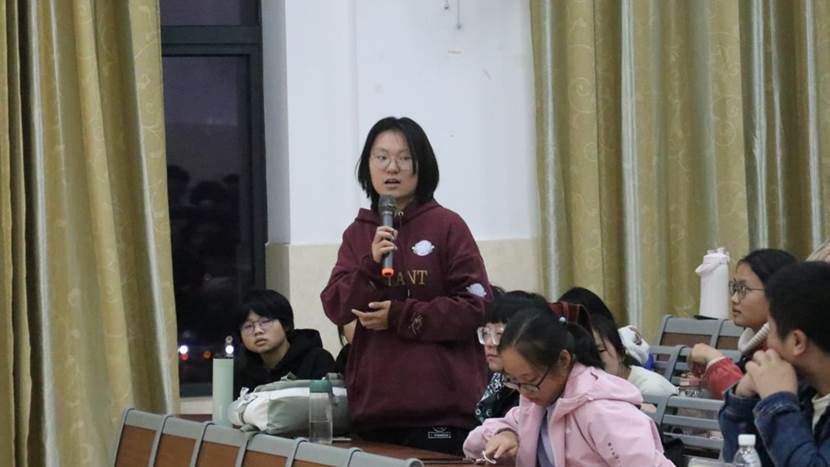 图示, 示意图

中度可信度描述已自动生成